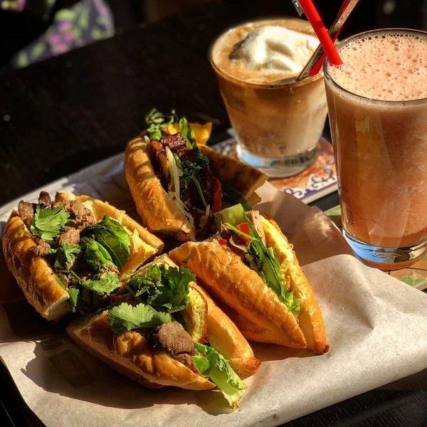 B&aacute;nh m&igrave; xuất hiện trong c&aacute;c nh&agrave; h&agrave;ng, qu&aacute;n ăn
