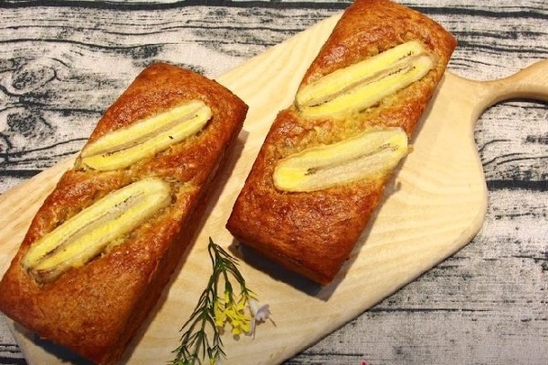 Nướng b&aacute;nh chuối bằng l&ograve; nướng