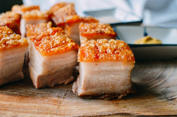 Hướng dẫn c&aacute;ch l&agrave;m heo quay bằng l&ograve; nướng tại nh&agrave;