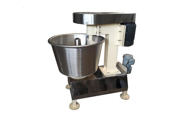 Sử dụng m&aacute;y trộn bột gi&uacute;p bột b&aacute;nh được đều v&agrave; mịn hơn
