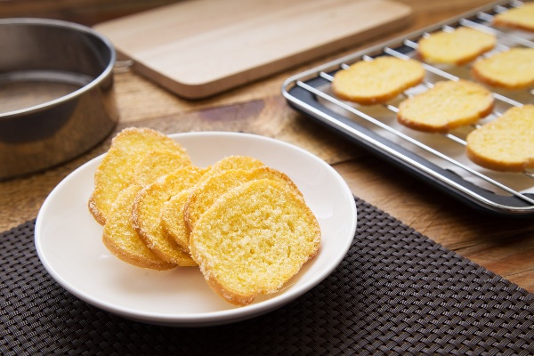 Hướng dẫn c&aacute;ch l&agrave;m b&aacute;nh m&igrave; bơ đường thơm ngon, cực nhanh ch&oacute;ng