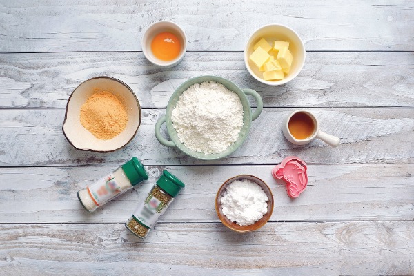 Nguy&ecirc;n liệu l&agrave;m b&aacute;nh quy mặn