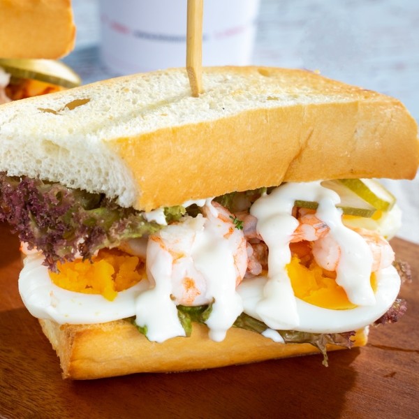 B&aacute;nh m&igrave; sandwich t&ocirc;m