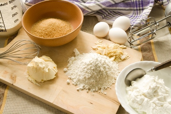 C&aacute;c nguy&ecirc;n liệu cần c&oacute; để l&agrave;m b&aacute;nh m&igrave; sấy