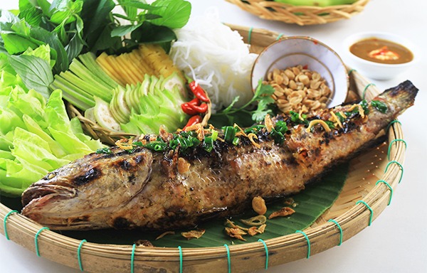 M&oacute;n c&aacute; l&oacute;c nướng bằng l&ograve; nướng hấp dẫn, đậm đ&agrave;