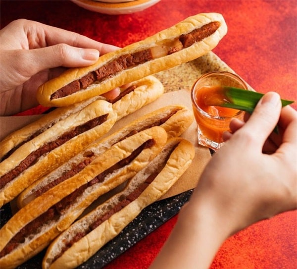 B&aacute;nh m&igrave; que nhỏ nhắn, thơm ngon ng&agrave;y c&agrave;ng phổ biến