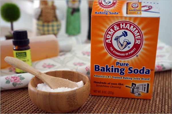 Baking soda phản ứng với một loại axit để tạo ra carbon dioxide v&agrave; l&agrave;m s&aacute;ng b&aacute;nh nướng