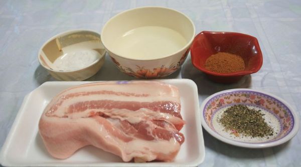B&iacute; quyết l&agrave;m heo quay bằng nồi chi&ecirc;n kh&ocirc;ng dầu gi&uacute;p da gi&ograve;n rụm